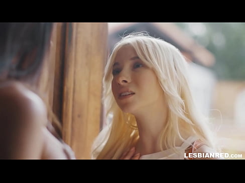 ❤️ Dívka se po několika měsících vrátí domů a skončí u lízání kundy své nevlastní matky ️ Sex video u cs.teenactivewear.ru